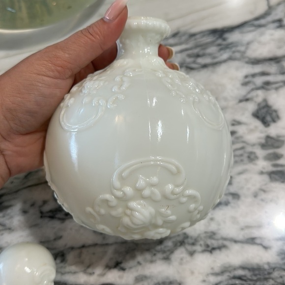 Victorian Milk Glass Decanter with Stoppers matching vintage Set of 2 - Picture 7 of 10